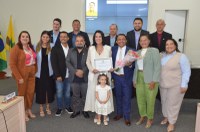 Câmara de Porto Nacional entrega título de cidadã portuense a empresária Maria de Fátima, sócia-proprietária do Quartetto Supermercados