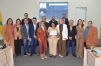 Câmara Municipal homenageia gestora do CMIL em 14ª sessão ordinária