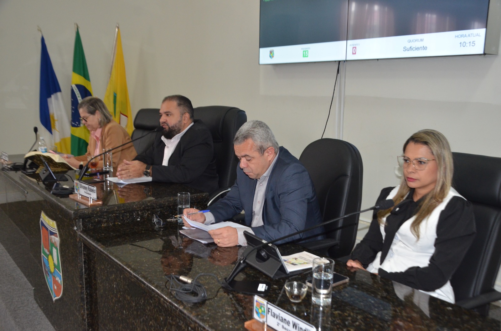 Câmara, Prefeitura e Instituições de ensino unem forças para garantir transporte universitário em Porto Nacional