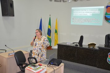 Presidente da Comissão do PCCR da Educação municipal, Aline Vieira da Silva