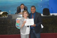 Vereador Chico Silva entrega título de cidadã portuense a Dra. Maria da Soledade Silva Coelho
