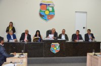 Câmara Municipal empossa Vereadores Geovane dos Santos e João Leite 