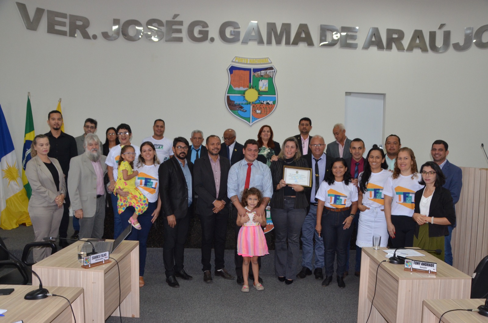 Câmara Municipal presta homenagem aos 20 anos da UFT e entrega título de cidadã portuense a Professora e Diretora Etiene Fabbrin 