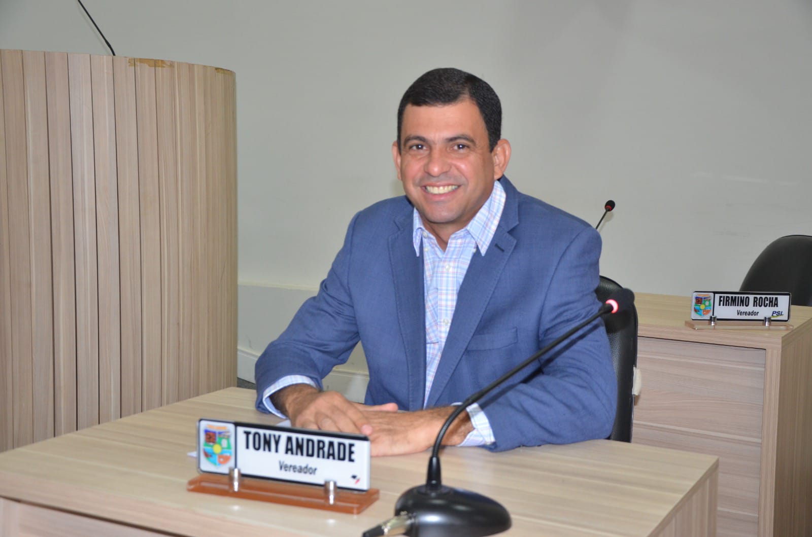 Vereador Tony Andrade apresenta indicações cobrando ações nas áreas da infraestrutura, iluminação, pavimentação asfáltica em vários setores e no distrito de Escola Brasil