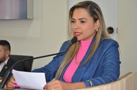 Vereadora Flaviane Windlin comemora lei que destina 10% das unidades habitacionais a mães atípicas
