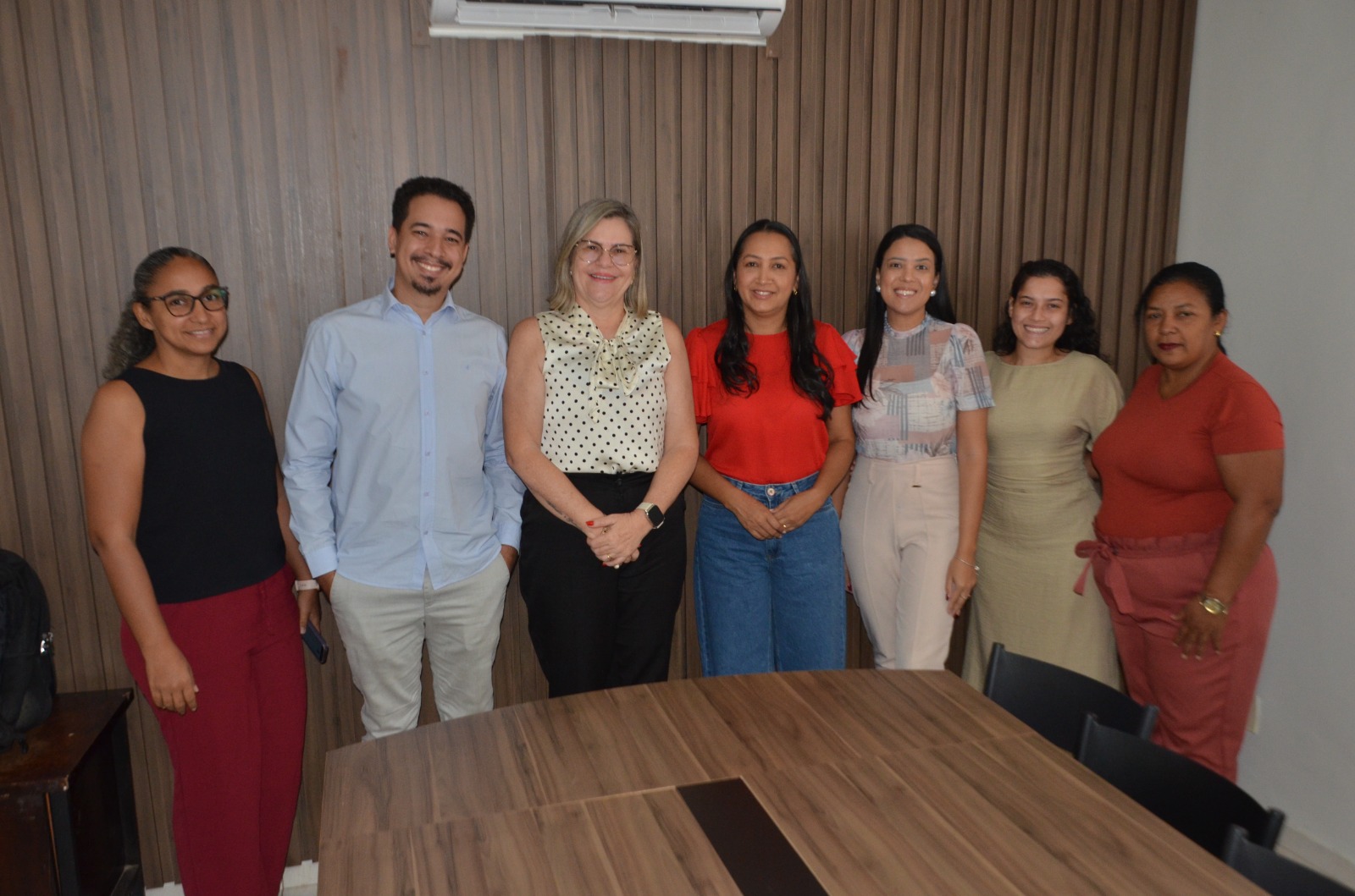 Vereadora Suleima Cristina articula com Secretária de Assistência Social a implantação da  Casa de Velório Municipal